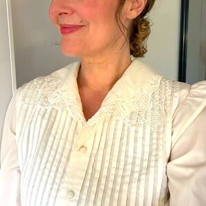 Vintage 80’s Size 6 Women’s Victorian Blouse Summit Hill